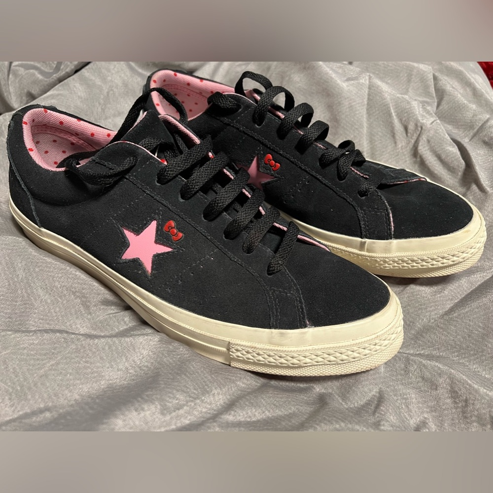 Converse , hello kitty edition mens - womens